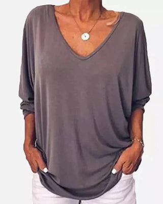 V-neck top buttoned back 3/4 sleeves 